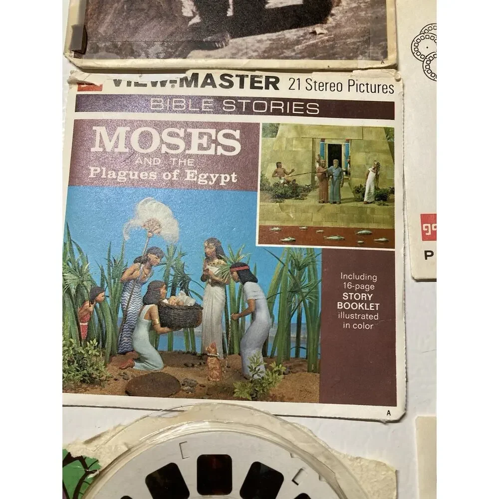 View-Master Vintage 1950 Viewer w/ Bible Story & Many Packages Of Reels Sleeves